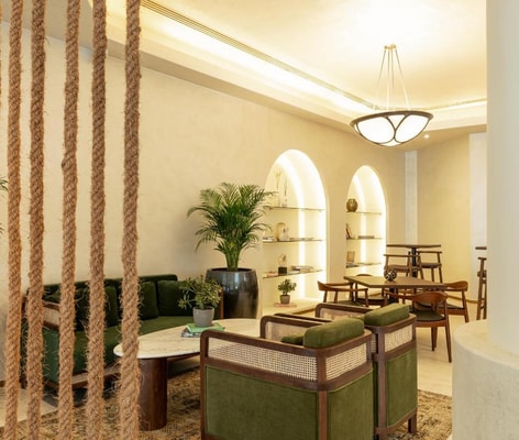 Deluxe Room Near Ggico Metro Station 9 Luxury Bookings