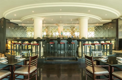 Executive Suite Near Ggico Metro Station 14 Luxury Bookings