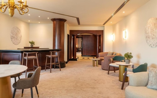 Executive Suite Near Ggico Metro Station 10 Luxury Bookings