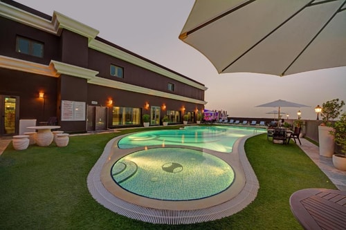 Superior Room Near Meena Bazar By Luxury Bookings 23 Luxury Bookings