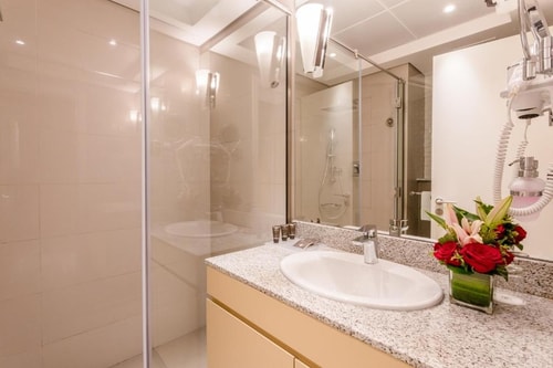 Superior Room Near City Center Deira 5 Luxury Bookings