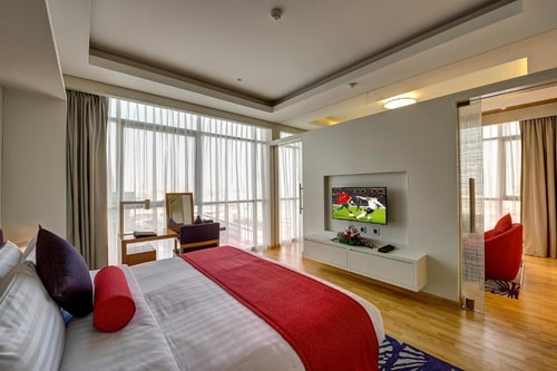 Superior Room Near City Center Deira 4 Luxury Bookings
