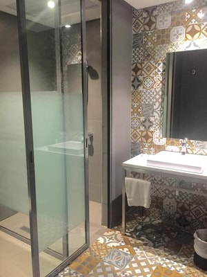 Standard King or Twin Near Persian Kebab Jumeirah 2 Luxury Bookings