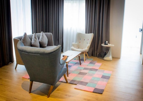 Suite King or Twin Near Persian Kebab Jumeirah 3 Luxury Bookings