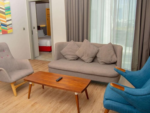 Suite King or Twin Near Persian Kebab Jumeirah 18 Luxury Bookings