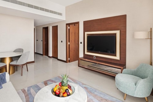 One Bedroom Suite Near Makhtoom Airport Ab 7 Luxury Bookings