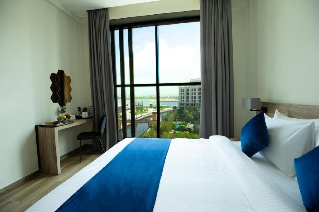Deluxe Room Near Versace Hotel Dubai Jadaf Luxury Bookings