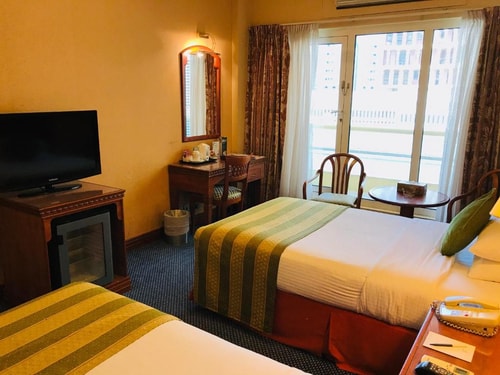 Standard King Twin Room Near Baniyas Square Metro 2 Luxury Bookings