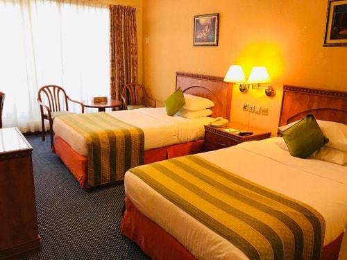 Standard King Twin Room Near Baniyas Square Metro 3 Luxury Bookings