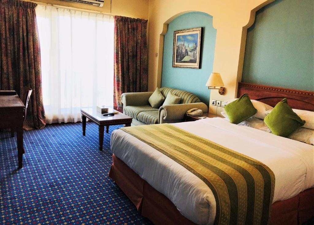 Executive Room Near Baniyas Square Metro Luxury Bookings