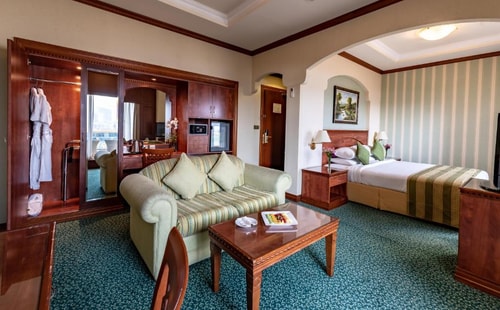 Executive Room Near Baniyas Square Metro 22 Luxury Bookings