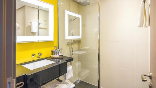 Executive Suite With jaccuzi Near Davis Langdon. 9 Luxury Bookings