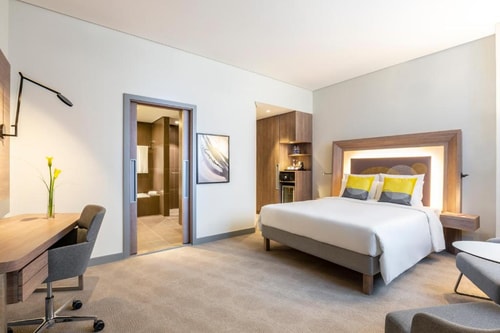 Executive Suite With jaccuzi Near Davis Langdon. 0 Luxury Bookings