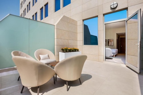 Executive Suite With jaccuzi Near Davis Langdon. 5 Luxury Bookings