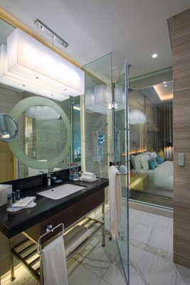 Classic Room Near Adcb Metro By Luxury Bookings 1 Luxury Bookings