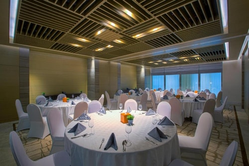 Classic Room Near Adcb Metro By Luxury Bookings 10 Luxury Bookings