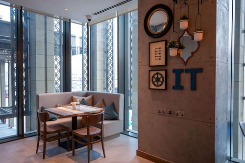 One Bedroom Queen Suite Near Gold Souk Metro 6 Luxury Bookings