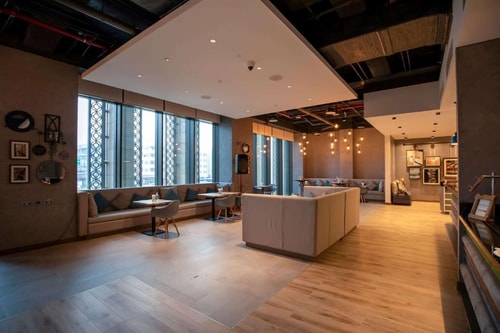 One Bedroom Queen Suite Near Gold Souk Metro 8 Luxury Bookings