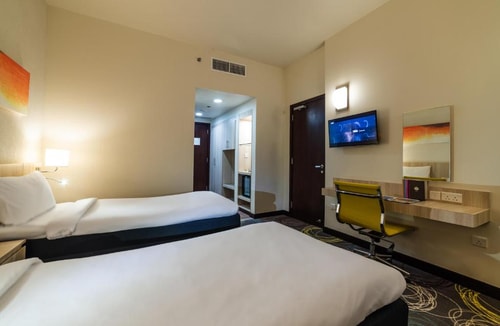 Standard Room Near Dragon Mart By Luxury Bookings 3 Luxury Bookings