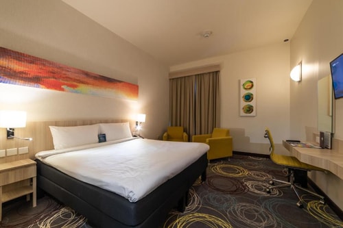 Standard Room Near Dragon Mart By Luxury Bookings 10 Luxury Bookings