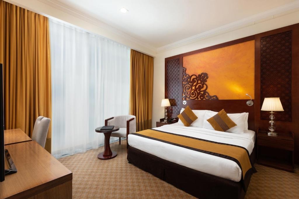 Standard King Or Twin Room Near Al Rigga Metro Luxury Bookings