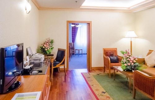 Suite Room Near Al Rigga Metro By Luxury Bookings 6 Luxury Bookings