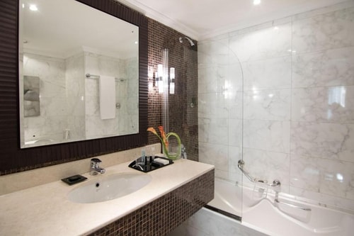Deluxe Room Near Alameen Laundry 6 Luxury Bookings