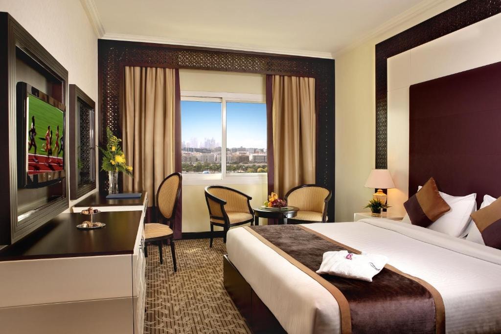 Deluxe Room Near Alameen Laundry Luxury Bookings