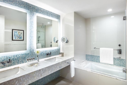 Three Bedroom Apartment near Al Ghurair Center 1 Luxury Bookings