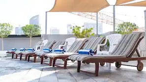 Deluxe Studio Near Al maya Super Market 13 Luxury Bookings