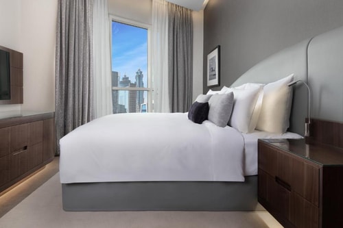Junior Suite Near Grosvenor Business Bay Tower Luxury Bookings