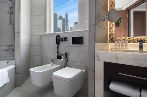 Junior Suite Near Grosvenor Business Bay Tower 6 Luxury Bookings