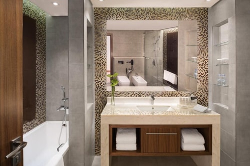 Junior Suite Near Grosvenor Business Bay Tower 7 Luxury Bookings