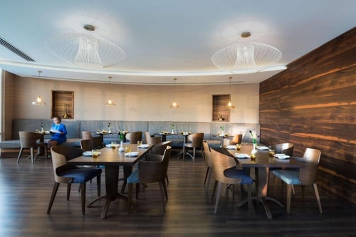 Junior Suite Near Grosvenor Business Bay Tower 12 Luxury Bookings