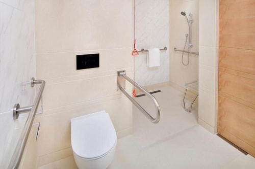 Standard King Room Near Marina Mall 4 Luxury Bookings