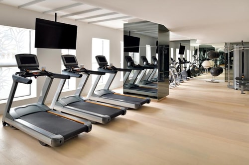 Standard King Room Near Marina Mall 8 Luxury Bookings
