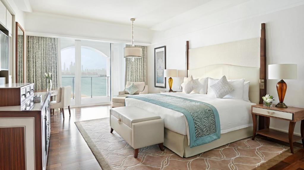 Ultra Luxury Superior Room In Palm Jumeirah Luxury Bookings