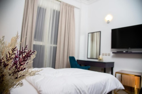 Superior Room Near Pak Darbar Restaurant Deira 0 Luxury Bookings