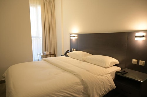 Superior Room Near Pak Darbar Restaurant Deira 5 Luxury Bookings