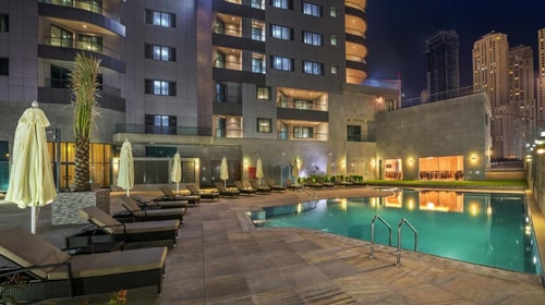 One Bedroom Apartment Walk to Dubai Marina Mall 12 Luxury Bookings