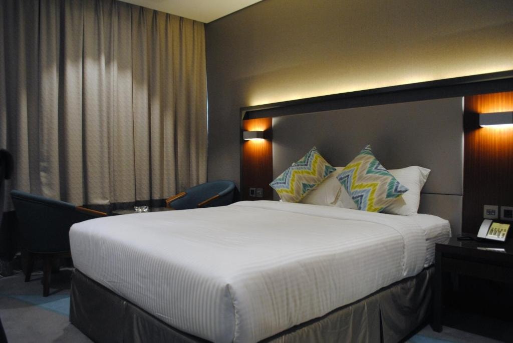 Standard Room Near Al Rigga Metro Station Ac Luxury Bookings