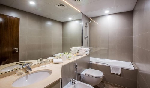 Deluxe Three Bedroom Apartment In Marina Ab 6 Luxury Bookings
