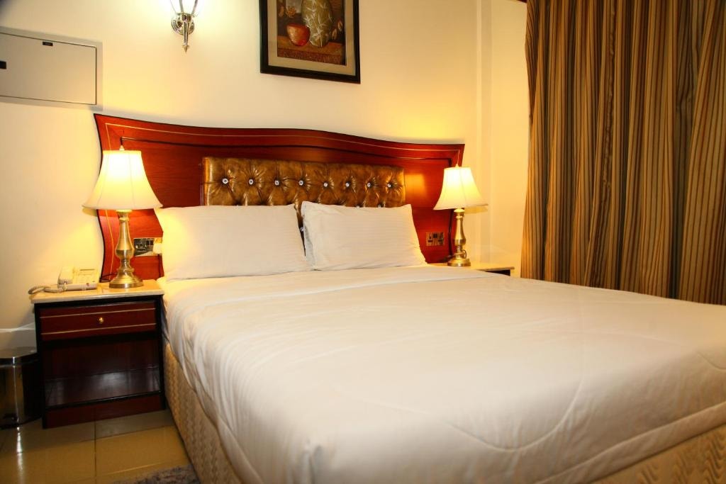 Standard King Or Twin Room Near Deira Clocktower Luxury Bookings