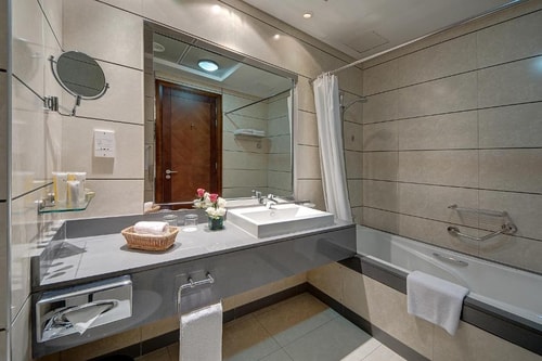 One Bedroom Suite Near Deira City Centre Metro Ab 1 Luxury Bookings