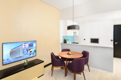 One Bedroom Apartment Walk from Mall Of Emirates 4 Luxury Bookings