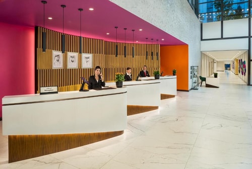 One Bedroom Apartment Walk from Mall Of Emirates 10 Luxury Bookings