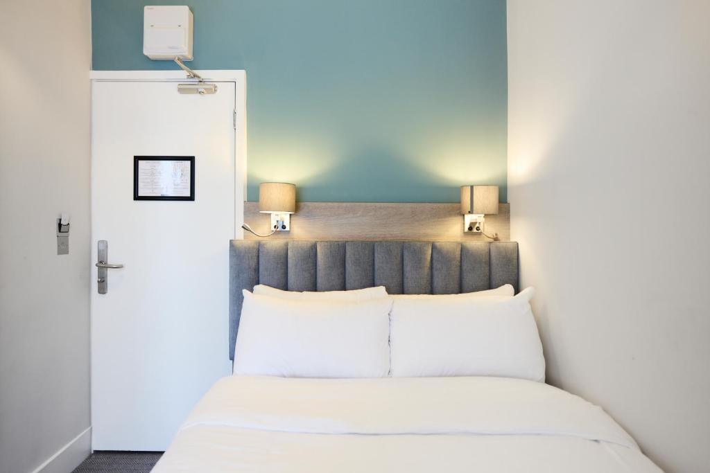 Double or Twin Room Near Dance Art Studios LON Luxury Bookings