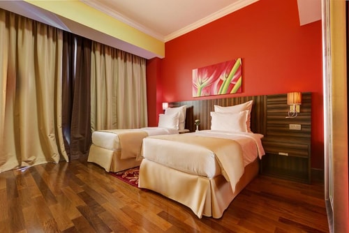 Three Bedroom Near Dubai Land Community Hub Park 1 Luxury Bookings
