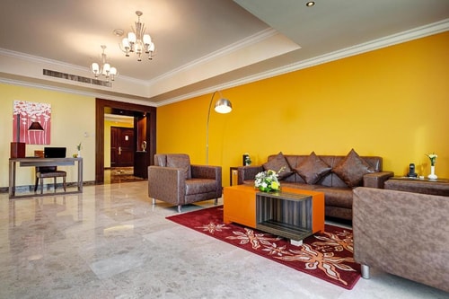 Three Bedroom Near Dubai Land Community Hub Park 4 Luxury Bookings