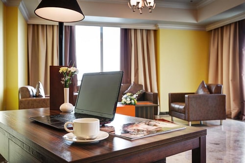 Three Bedroom Near Dubai Land Community Hub Park 6 Luxury Bookings